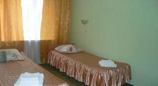 Гостиница Gostinica Garmnonia Plus Великие Луки Бюджетный двухместный номер с 2 отдельными кроватями-1